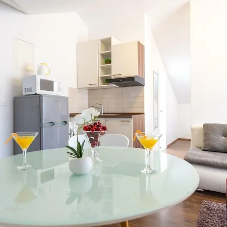 Sandra Solitudo Iii Apartment *