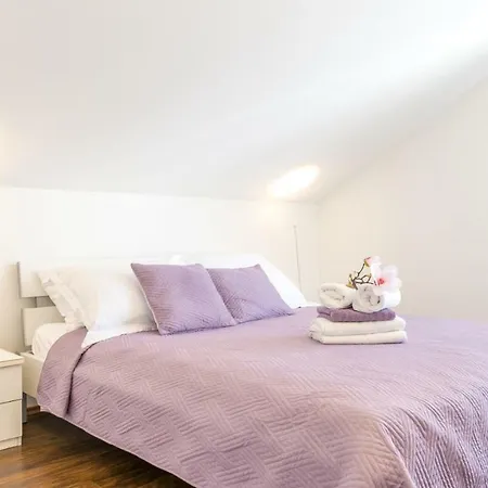 Apartment Sandra Solitudo Iii