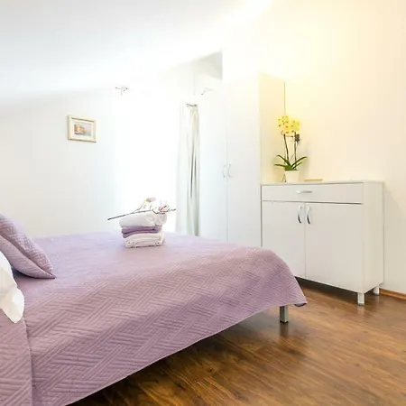 Sandra Solitudo Iii Apartment *