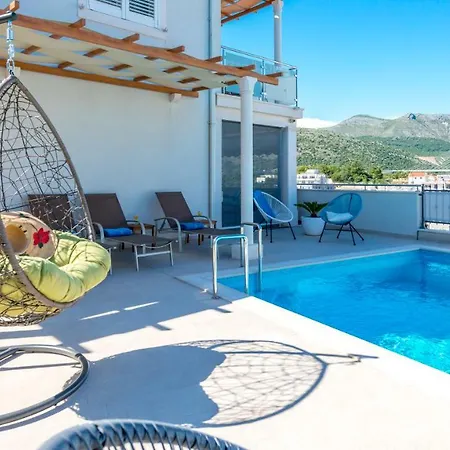 Apartment Sandra Solitudo Iii