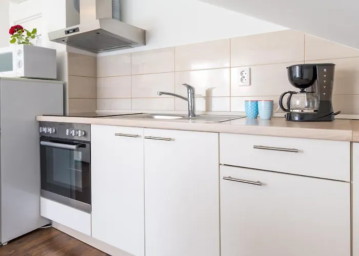 Apartments Sandra Solitudo III Апартаменты *