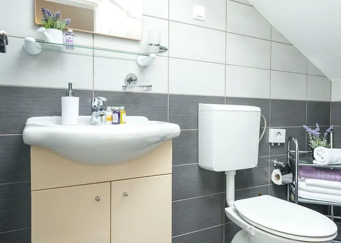 Apartments Sandra Solitudo III Апартаменты